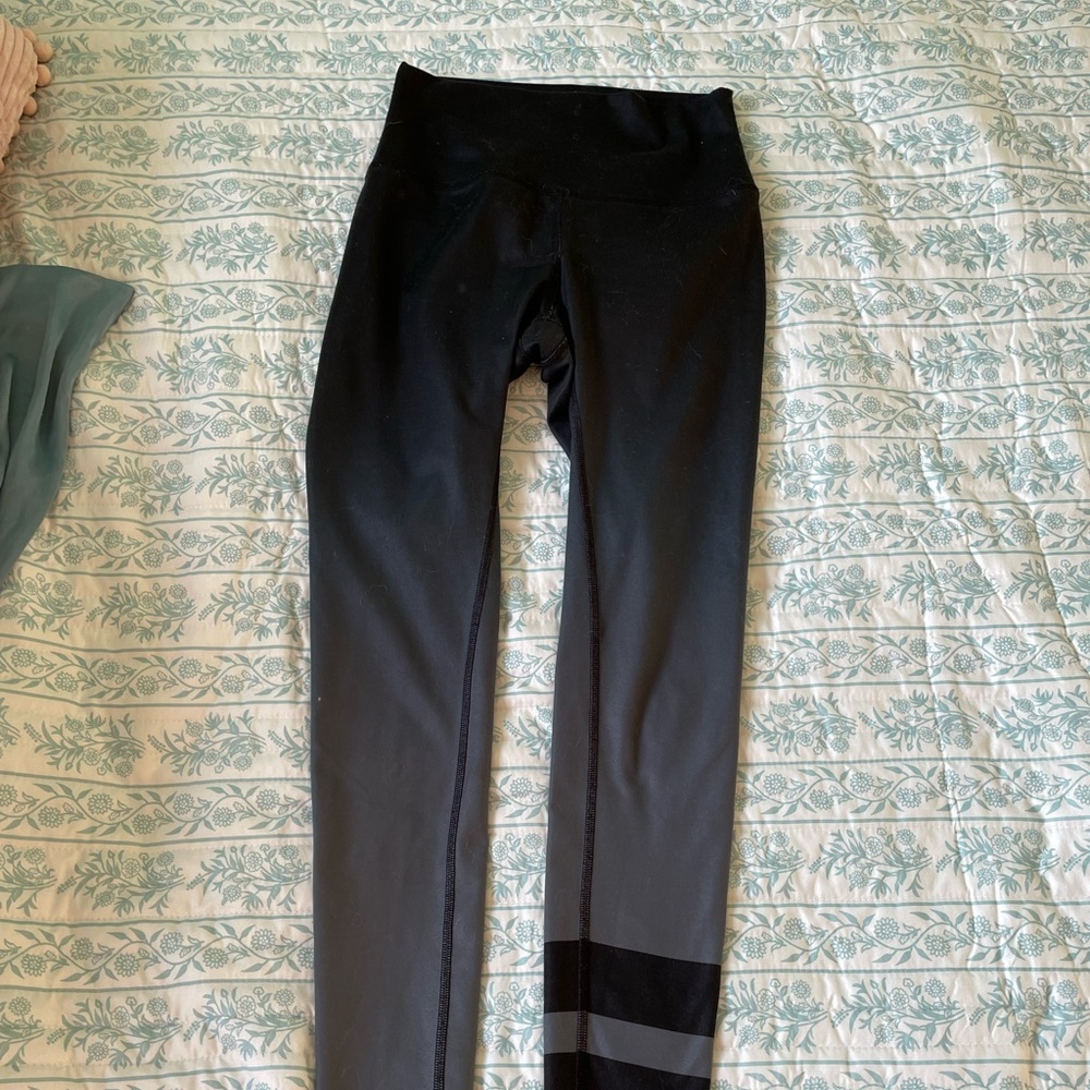 ALO Yoga Black and Gray Leggings